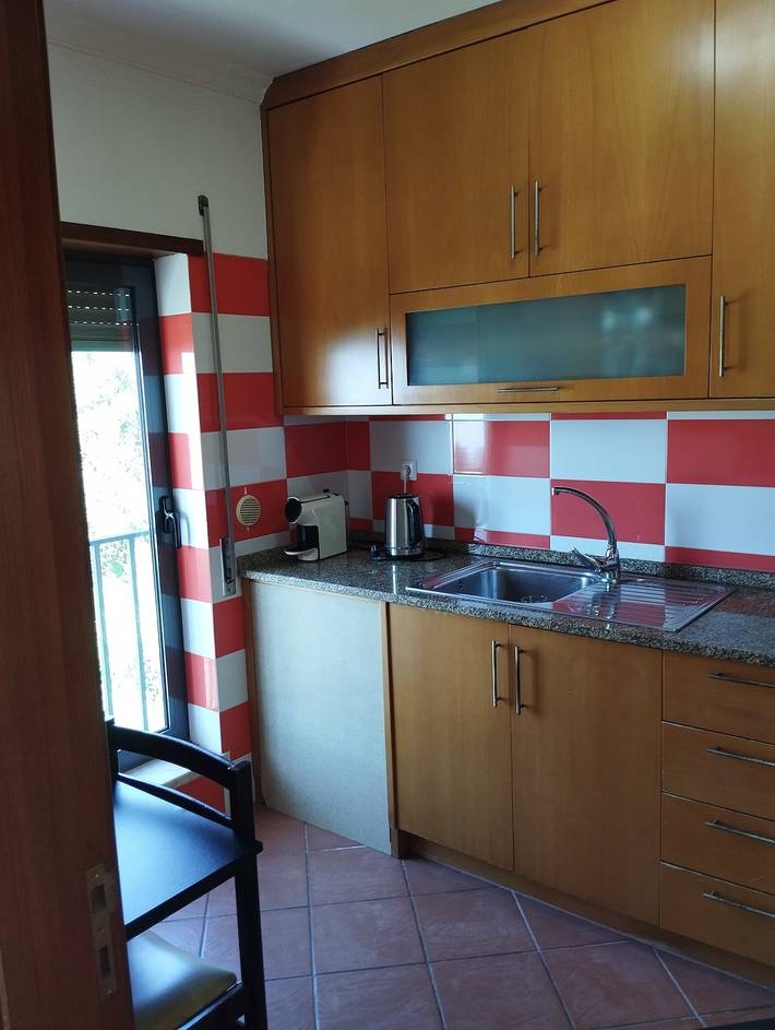 Ganze Wohnung, Ferienwohnung 'Casa Vale do Paraíso' mit Meerblick, privatem Balkon und Wlan in Sesimbra, Halbinsel von Setúbal