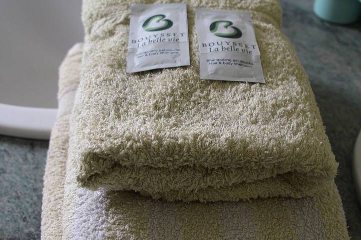 Location de vacances pour 4 personnes, avec piscine ainsi que terrasse et jardin à Saint-Martin-le-Redon - 4