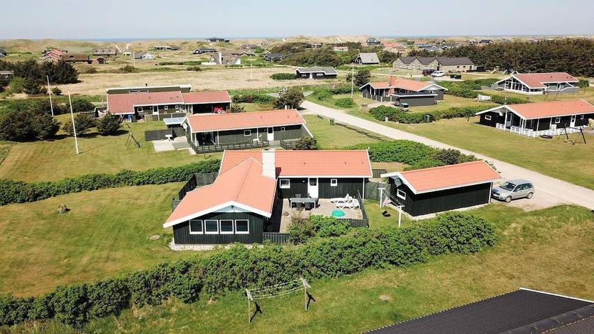 Vakantiehuis voor 8 personen, with zwembad and sauna as well as balkon/terras, met huisdier in Vejlby Klit