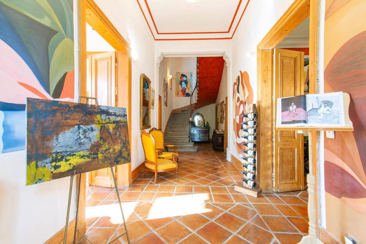 Five-Bedroom Deluxe Apartment in Cournonsec, Côte méditerranéenne (France)