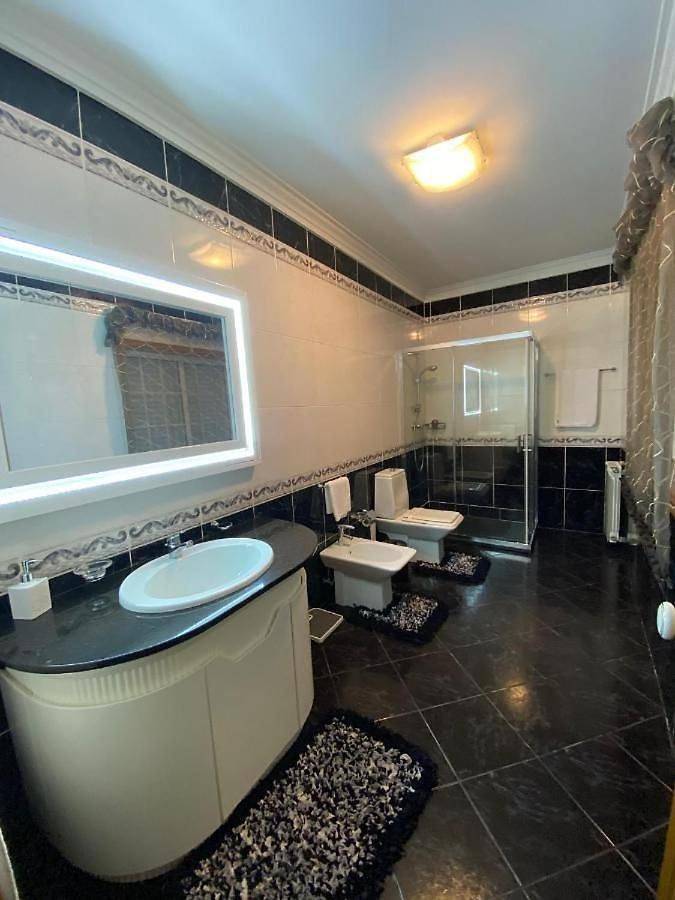 Double Room with Private External Bathroom in Carvalhosa, Distrito do Porto
