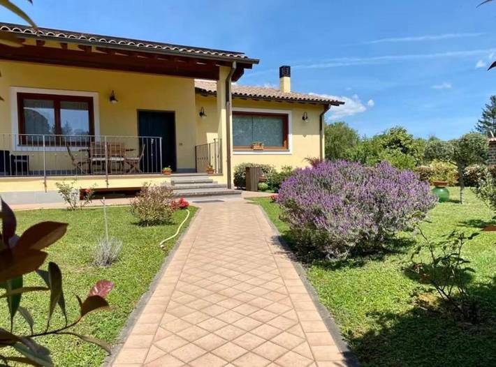 Maison d’hôte pour 2 personnes, avec Jacuzzi et Terrasse ainsi que Jardin et Sauna à Capranica