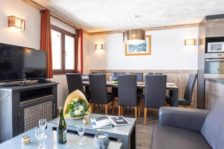 Location de vacances pour 12 personnes, avec jacuzzi et balcon ainsi que sauna et piscine dans Station De Val Thorens - 4