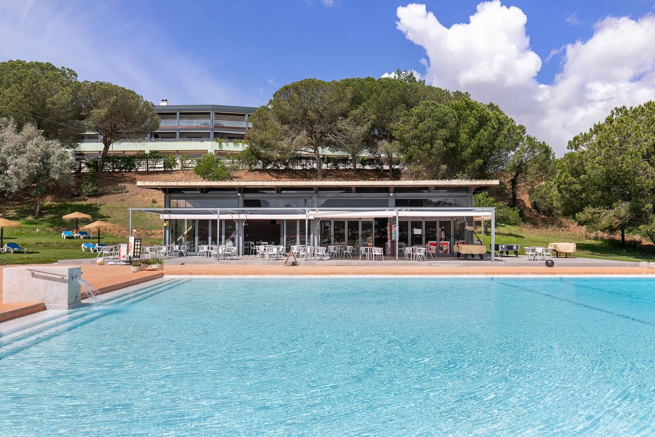 Ganze Wohnung, Ferienwohnung "Marina Park" mit Privatterrasse, Gemeinschaftspool und Wlan in São Sebastião, Lagos