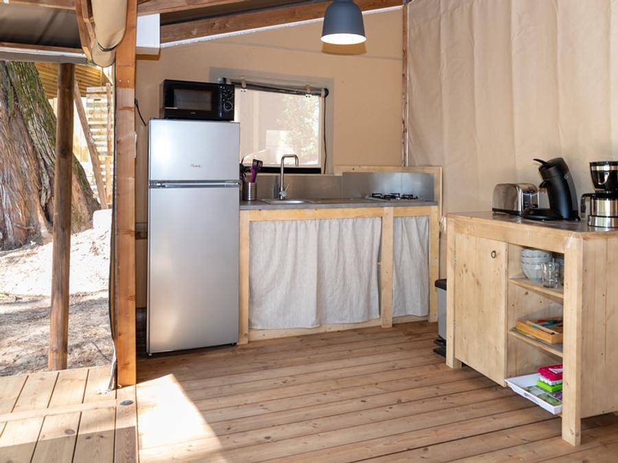 Camping Les Cyprès - Tent 5 personen - Tent 2ch. Giroflee (2023) 32 m² + Halfoverdekt terras 4/5 personen in Bretignolles-sur-Mer, Loiredal