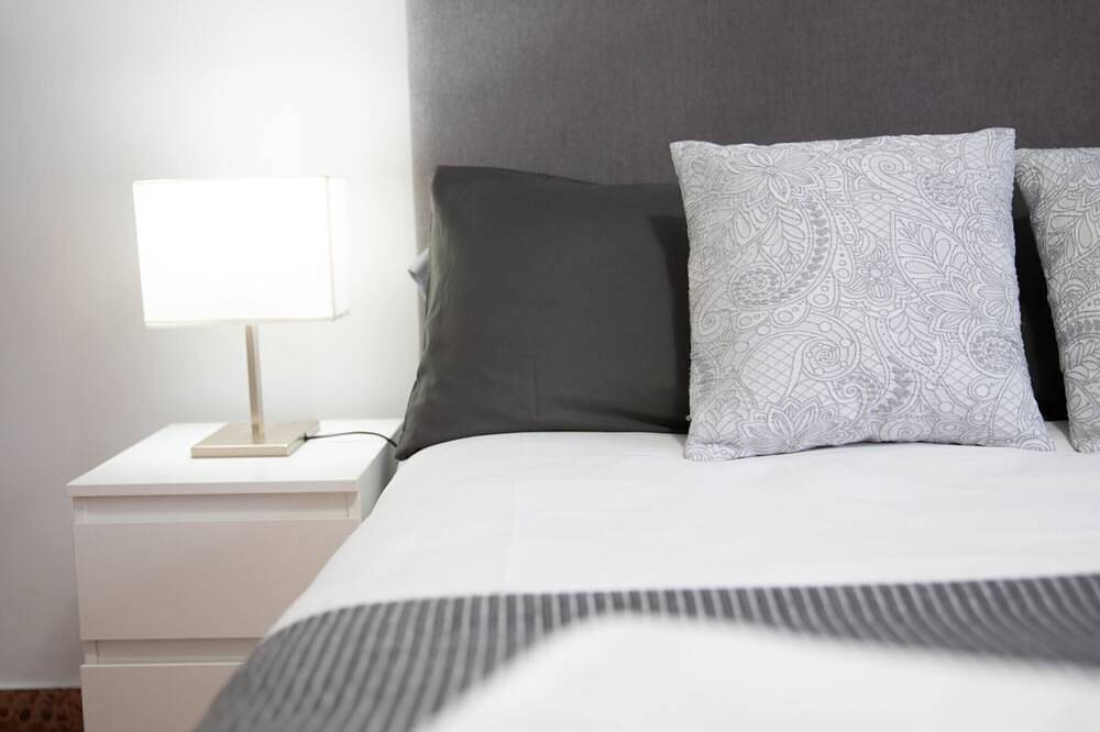 Entire apartment, Modern Comfort: 4 people in Albelda in Albelda de Iregua, La Rioja Province