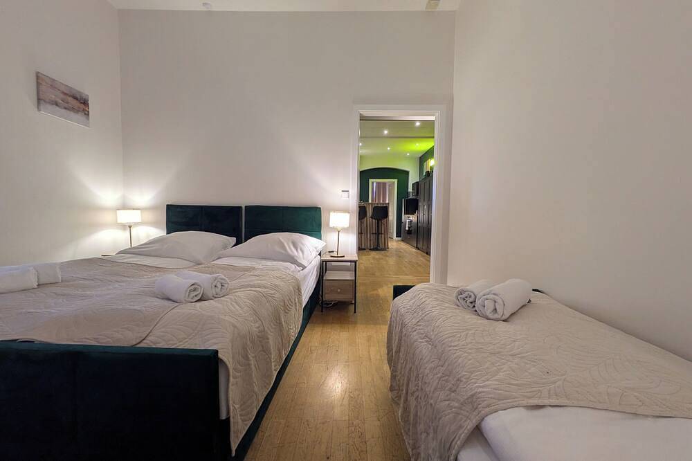 Ganze Wohnung, München 110 qm Apartment mit 3 Schlafzimmer in Top Lage für 1 - 10 Gäste in München Ludwigsvorstadt, München