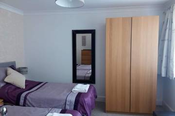 Bungalow for 4 People in Isle of Wight, South East England, Photo 2