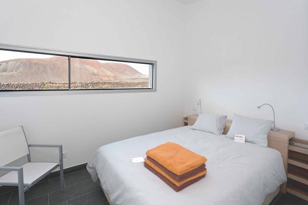 Kinegua. Design-Haus. 5 Zimmer. 10 Personen. M3 + M2 Wifi. Pool climatizad in Lajares, La Oliva