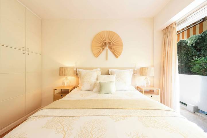 Entire apartment, Côte d’Azur, Sea View, Tennis, Beach Access in Vallauris, Mediterranean Coast (France)