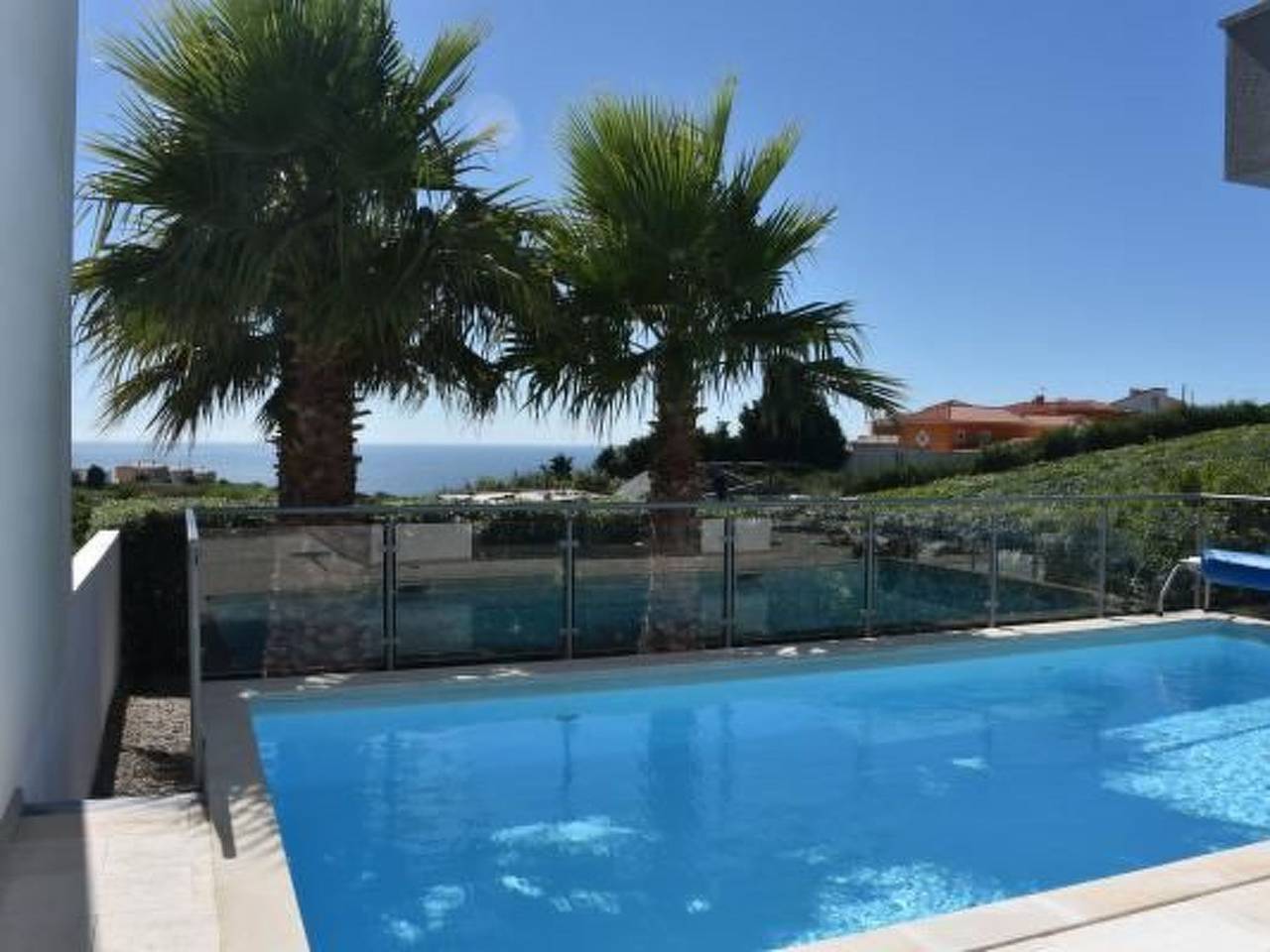 Moderne Villa mit privatem Pool und Meerblick in Atalaia, Distrito de Lisboa