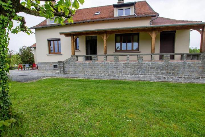 Location de vacances pour 4 personnes, avec jardin et terrasse à Chalais (Aquitaine)