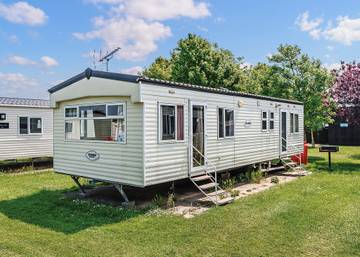 Caravan for 6 People in West Sussex, Sussex, Photo 1