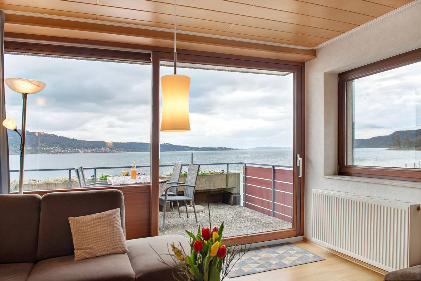 Ganze Wohnung, Fewo '2, 70qm' direkt am See mit großer Terrasse in Bodman-Ludwigshafen, Obersee (Bodensee)