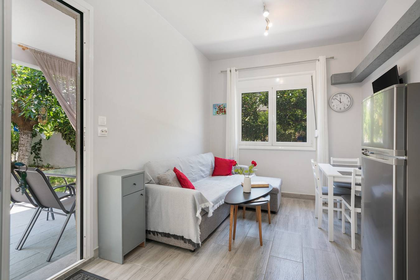 Appartement entier, Appartement '30roses' avec jardin et jacuzzi in Salakos, Rhodes