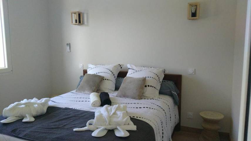 Location de vacances pour 3 personnes, avec vue et terrasse ainsi que jardin et sauna, animaux acceptés à Saint-Pardoux - 3