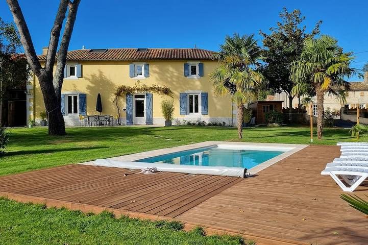 Gîte pour 9 personnes, avec terrasse et jardin à Thorigné (Deux-Sèvres)