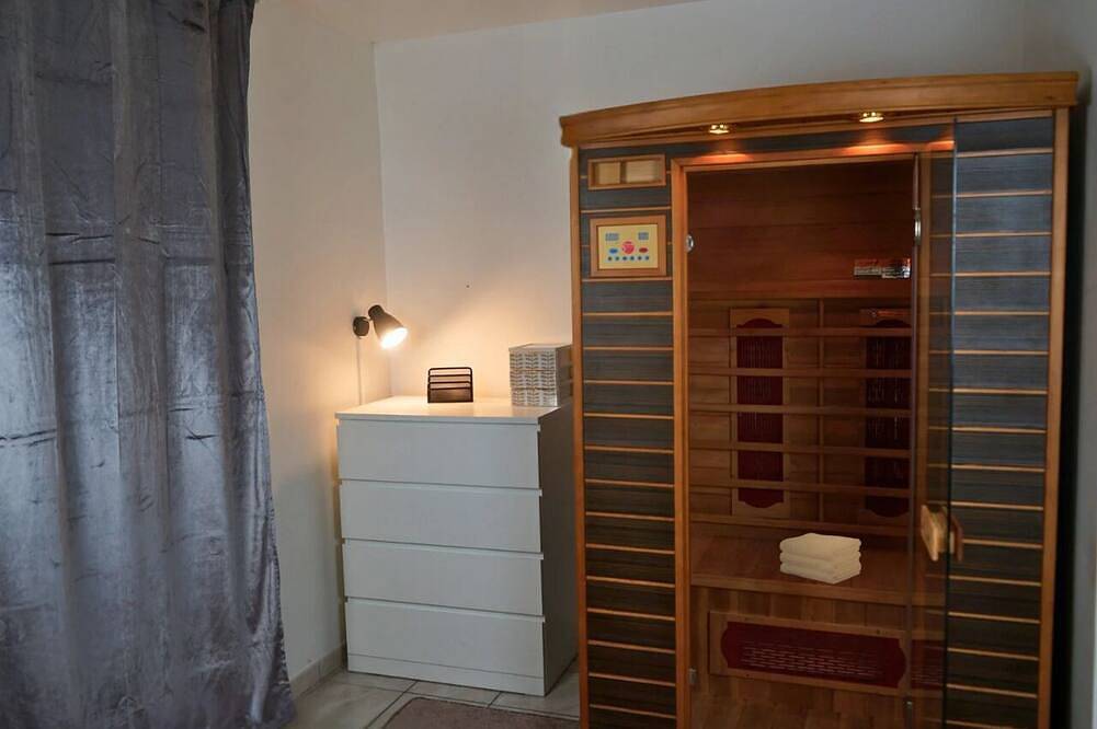 Entire apartment, Thermal Cinema Barbecue At Disneyland Paris in Lagny-sur-Marne, Seine-et-Marne