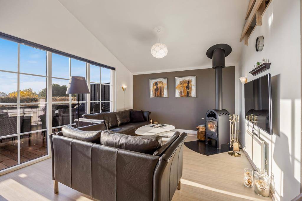 Dejligt feriehus med spabad og brændeovn in Nørre Lyngvig, Hvide Sande