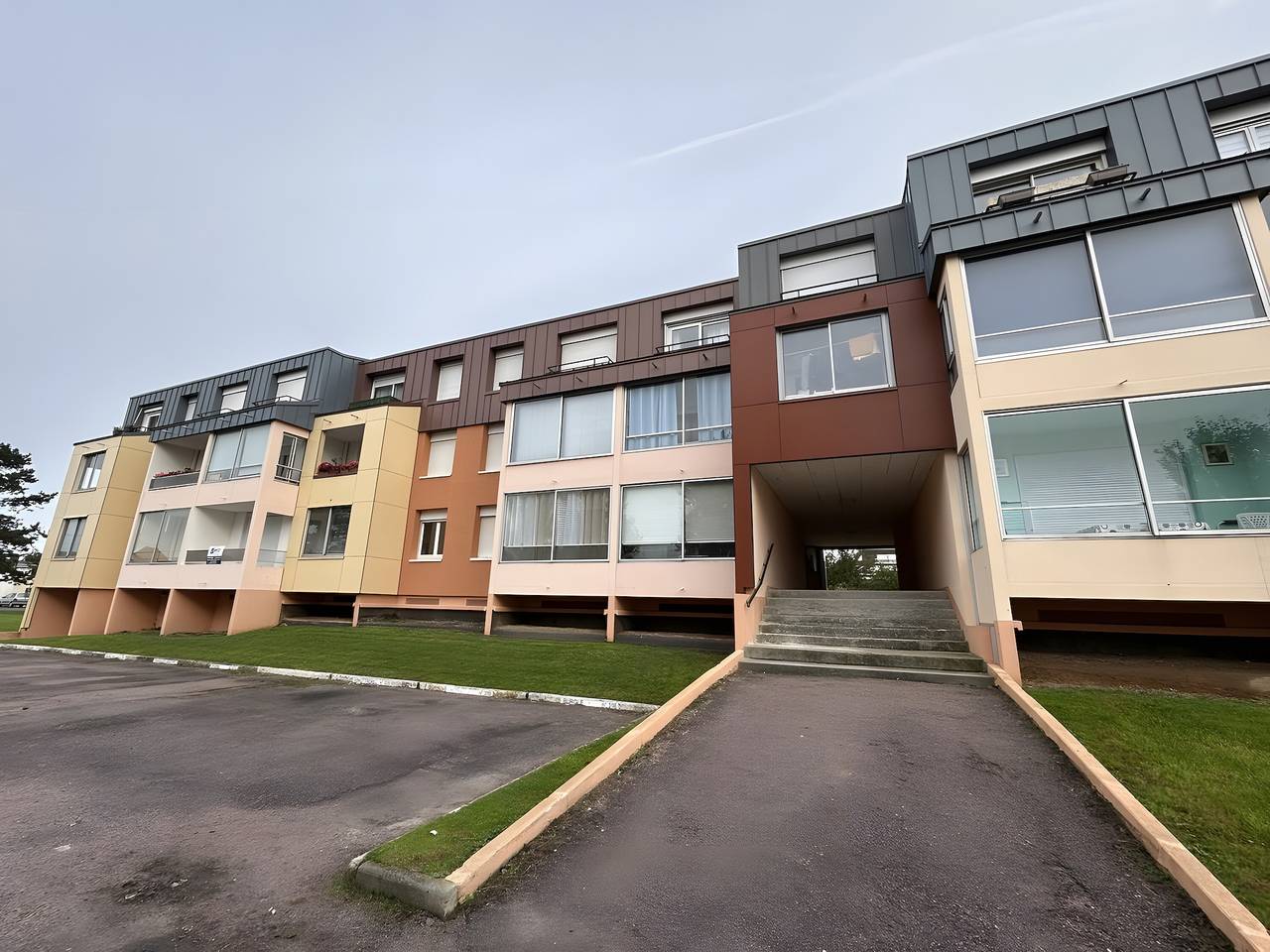 Apartamento entero, Apartamento 'Rez-de-jardin' con Terraza Privada y Wi-Fi in Courseulles-sur-Mer, Región de Caen