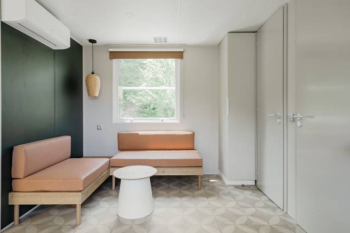 Caravane pour 4 personnes, avec terrasse ainsi que balcon/terrasse et sauna à Nant - 4