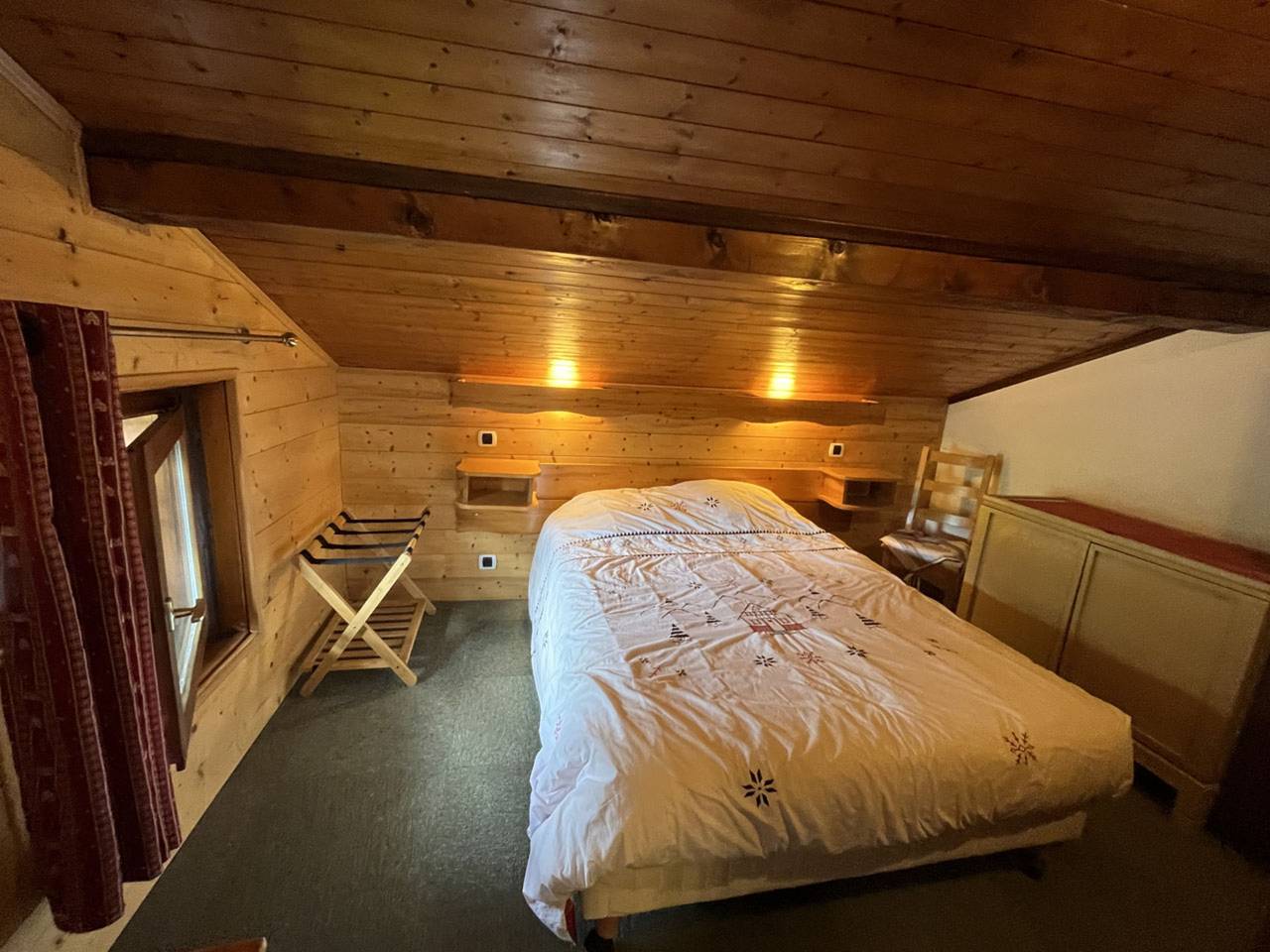 Appartement entier, Appartement 'Grand Arnica' avec vue sur la montagne, balcon et Wi-Fi in Morzine, Les Portes du Soleil