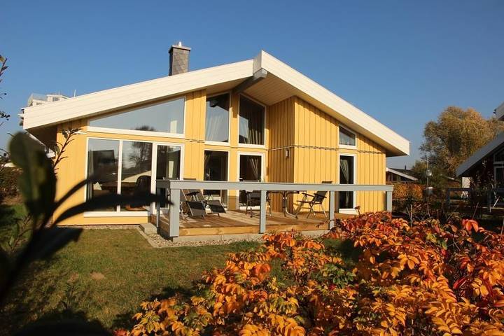 Ferienhaus für 4 Personen, mit Terrasse und Sauna sowie Garten in Rechlin