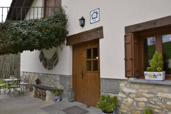 Casa de vacaciones para 12 personas, con vistas y jardín, Se admiten mascotas en Navarra - 4