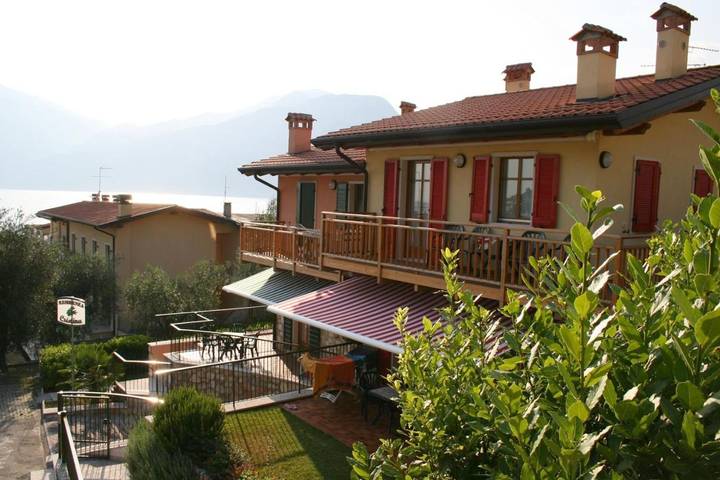 Appart’hôtel pour 6 personnes, avec vue sur le lac ainsi que jardin et vue, adapté aux familles