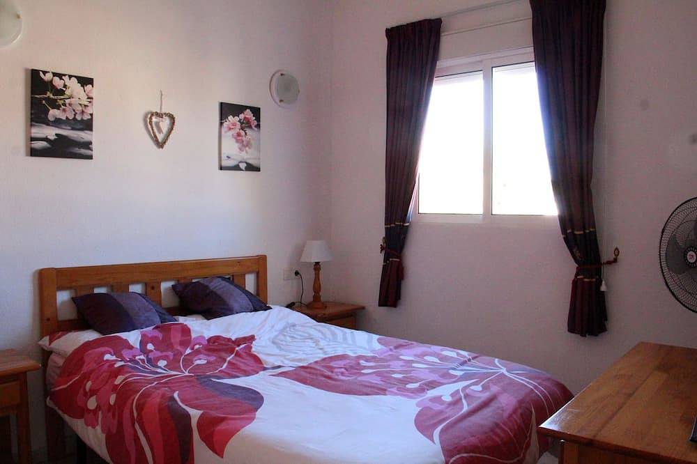 Entire apartment, Affordable Apt Lomas Del Golf 10 Min Walk to Amenities, Golf, Sun in Panorama Golf, Orihuela