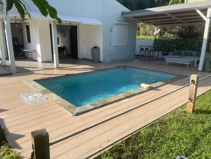 Chalet para 4 personas, con jardín y piscina además de piscina para niños y vistas - 1