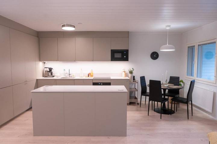 Location de vacances pour 6 personnes, avec sauna et balcon, animaux acceptés à Espoo