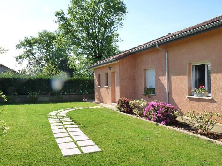 Gîte pour 2 personnes, avec Terrasse ainsi que Jardin et Vue à Pimbo