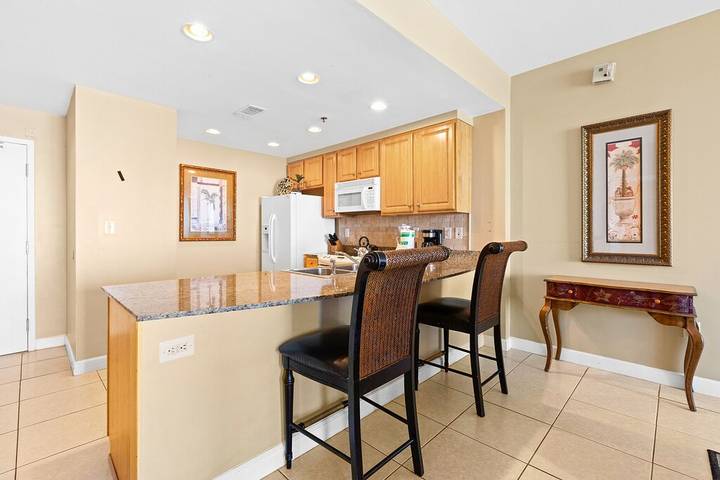 Vacation home for 8 people, with hot tub and balcony as well as pool in Panama City Beach