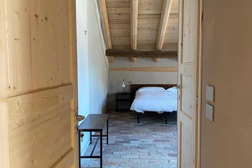 Entire apartment, Records Room in Belluno, Schiara