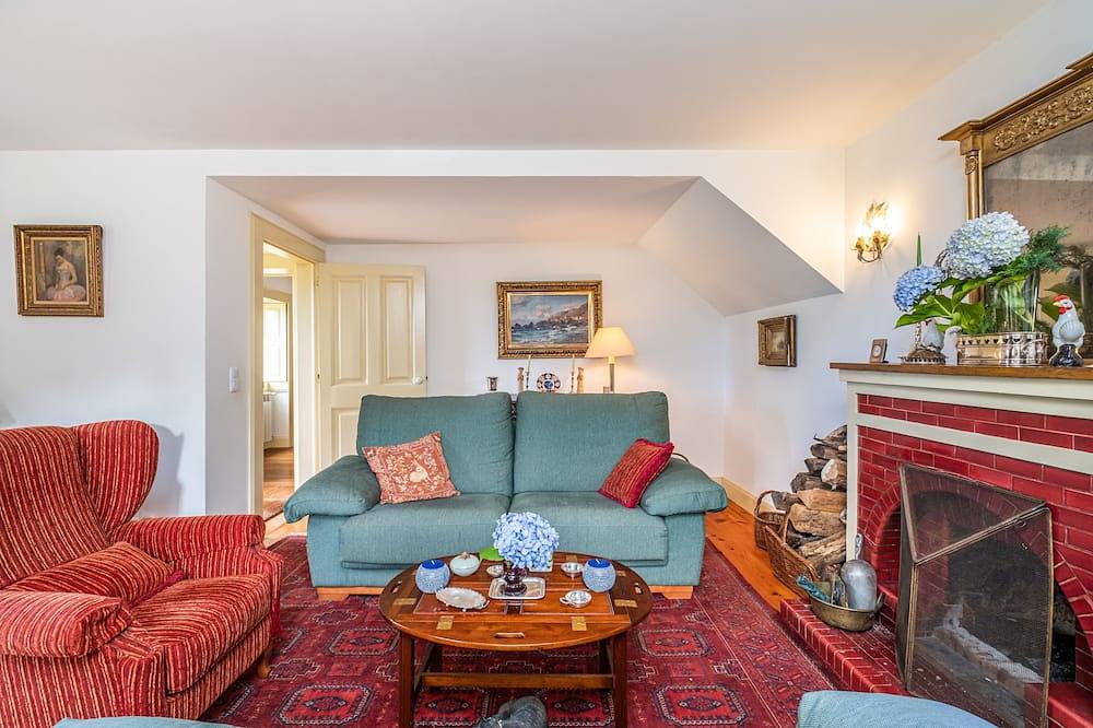 Casa Dos Castanheiros - Charming countryside Cottage in Camacha, Madeira