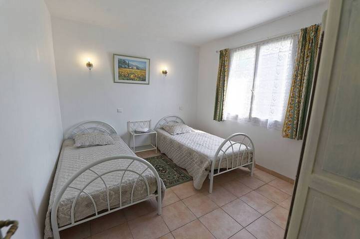 Gîte pour 6 personnes, avec piscine et jardin à Villecroze - 4