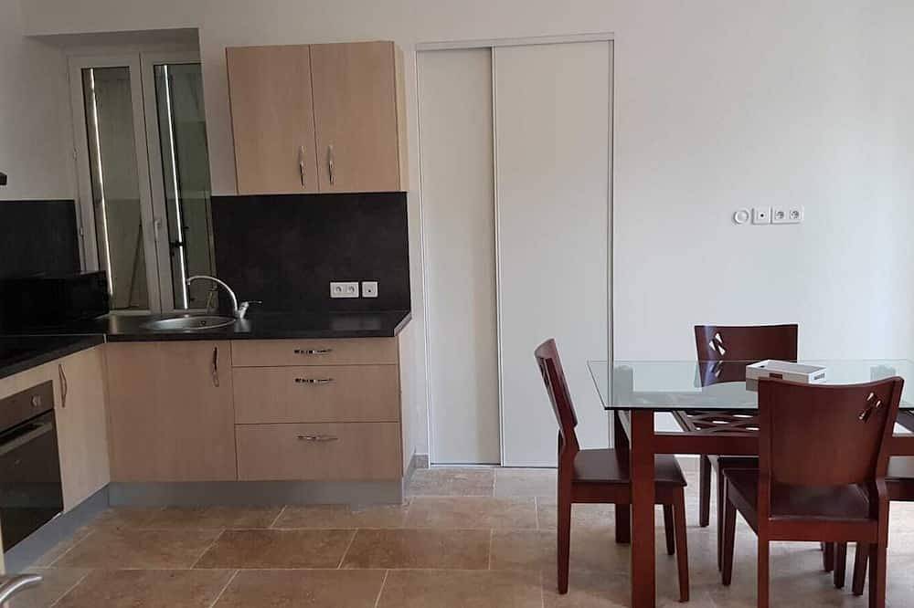 Appartement entier, Très bel appartement au centre du village à proximité de tout commerces in Callas, Région de Draguignan