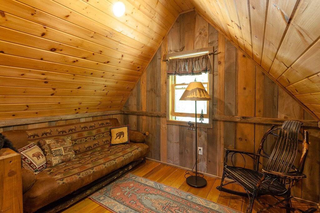 Creekside Cabin - Blockhaus mit Whirlpool im Freien in Madison County (NC)
