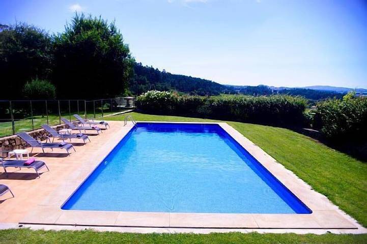 Casa de vacaciones para 6 personas, con terraza y jardín en Ribadumia