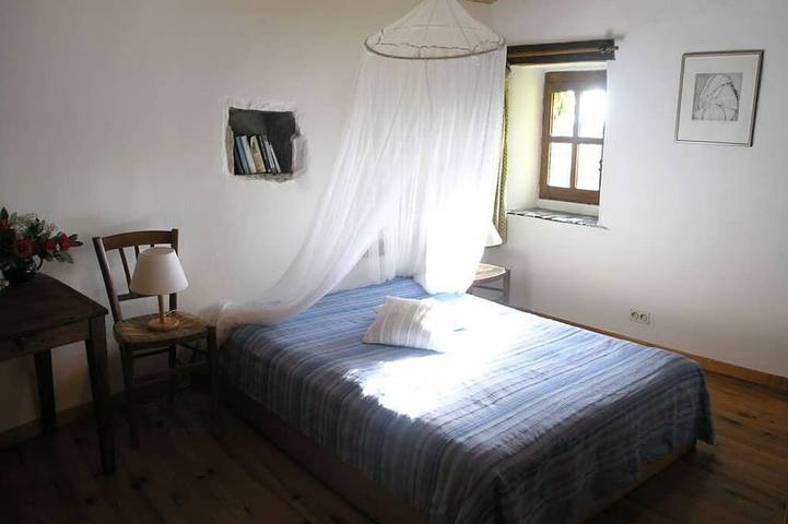 Gîte pour 9 personnes, avec terrasse à Mirabel - 2