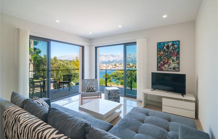 Ganze Ferienwohnung, Gemütliche Ferienwohnung mit Pool, Terrasse und nur 1 km vom Strand entfernt in Selca, Brac