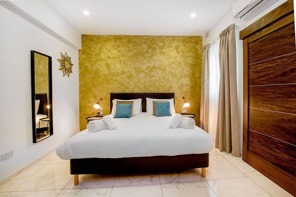 Deluxe Double Room - South Wind Guesthouse in Marsaxlokk, Malta Island