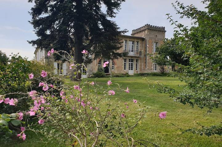 Gîte pour 10 personnes à Saint-Ciers-de-Canesse