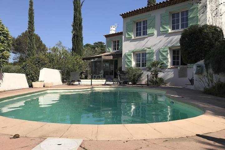 Villa pour 8 personnes, avec jardin et terrasse
