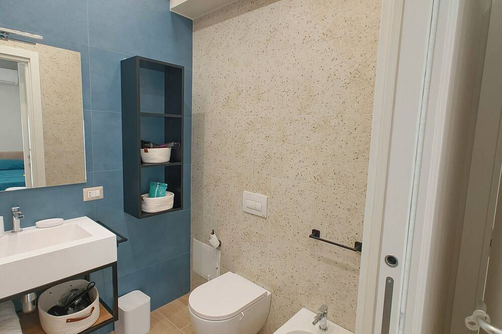 The Poet's Oasis | Travel Room in Crotone, Crotone Province