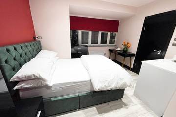 Apartment for 2 People in Harrow, London, Photo 1