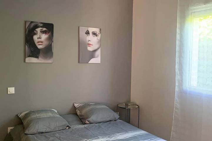 Location de vacances pour 6 personnes, avec terrasse et jardin à La Bâtie-Rolland - 4