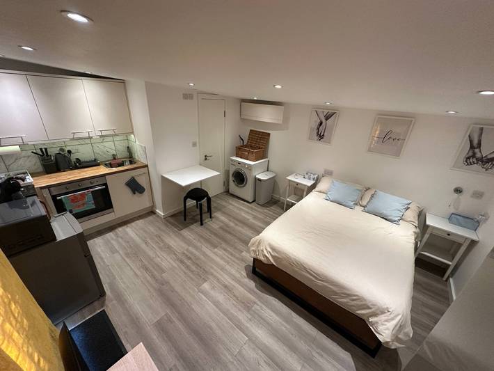 Apartment for 2 people, with garden in Croydon