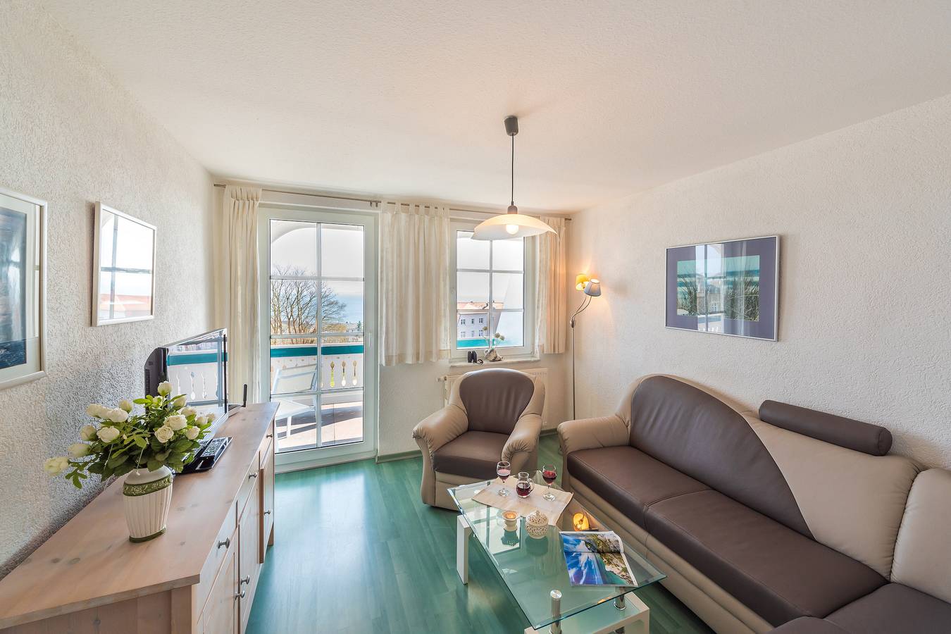 Entire apartment, Holiday Apartment "Villa Bella Vista - Meerblick 3" with Sea View, Balcony & Wi-Fi in Sassnitz, Jasmund National Park